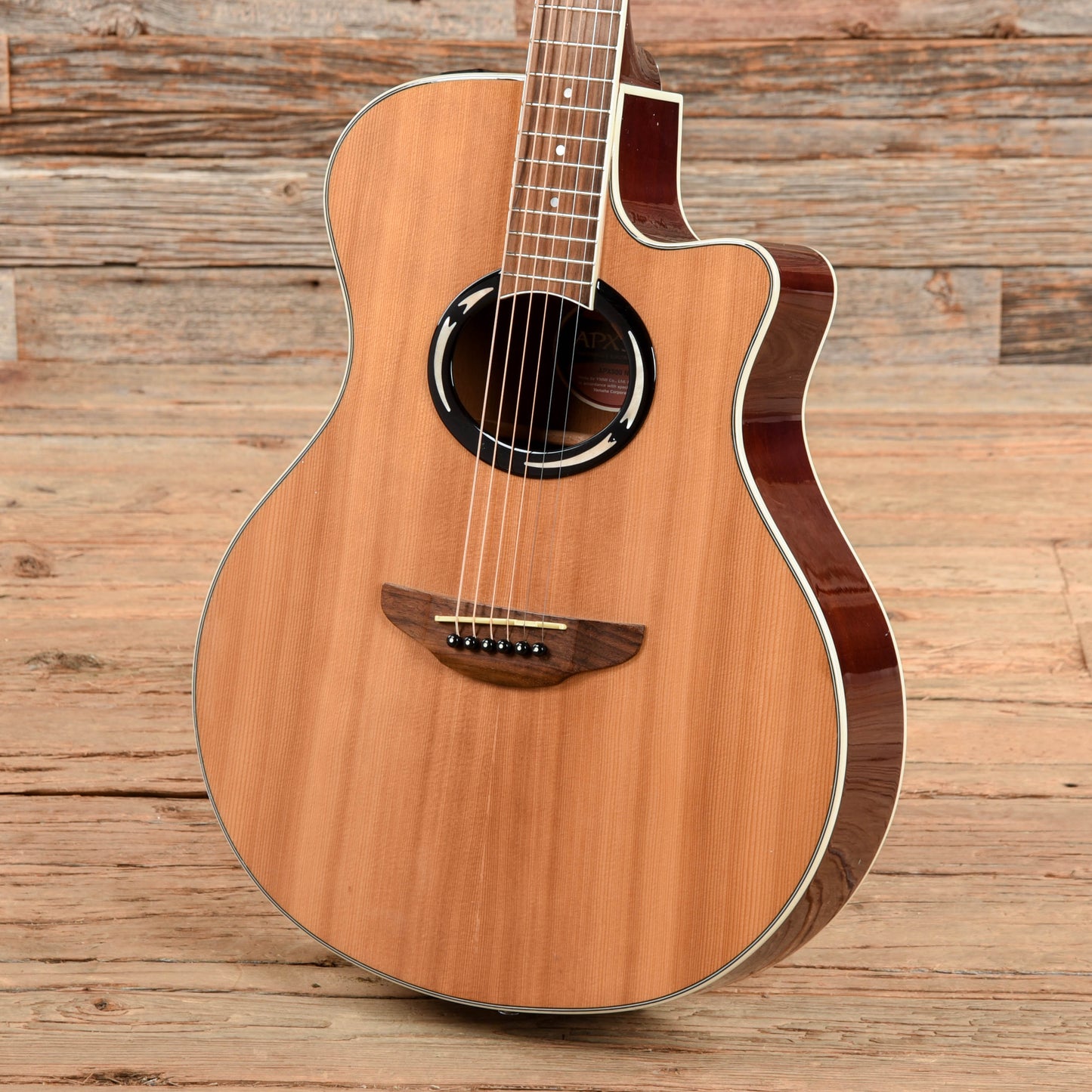 Yamaha APX500 Natural Acoustic Guitars / Built-in Electronics