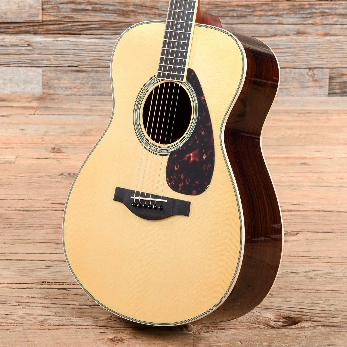 Yamaha LS16 Natural Acoustic Guitars / Concert