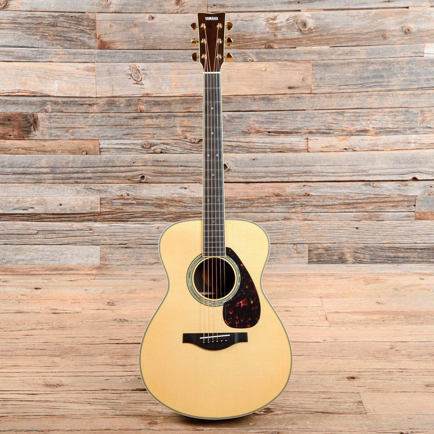 Yamaha LS16 Natural Acoustic Guitars / Concert